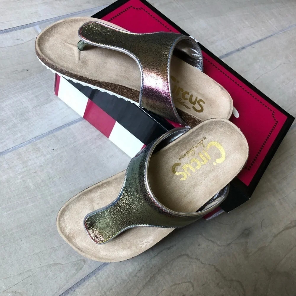 Circus- Sam Edelman Britney glitz opalescent metallic sandal. Size 12